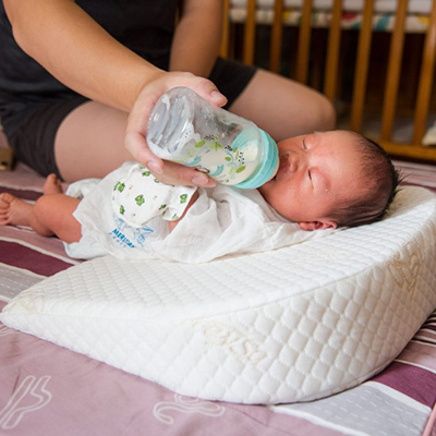 greysa母嬰專用仰角枕防寶寶吐奶溢奶孕媽咪托腹