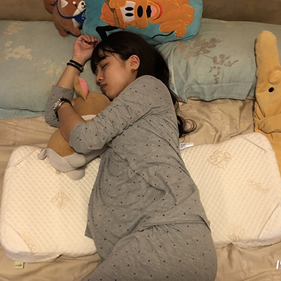 greysa母嬰專用仰角枕防寶寶吐奶溢奶孕媽咪托腹