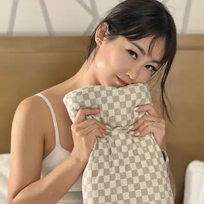 greysa格蕾莎隨身旅行小枕頭出差旅遊露營必備體積輕巧方便隨身攜帶布套設計簡約典雅品味