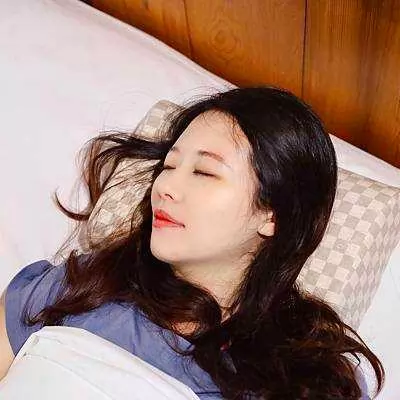 greysa格蕾莎隨身旅行小枕頭出差旅遊露營必備體積輕巧方便隨身攜帶布套設計簡約典雅品味