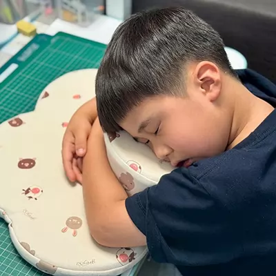 greysa格蕾莎月兒午安枕雲朵午睡墊組合最佳的小學課桌椅午睡枕