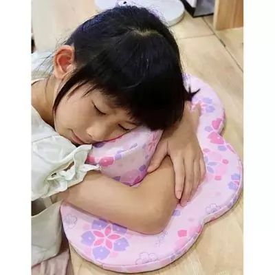 greysa格蕾莎月兒午安枕雲朵午睡墊組合最佳的小學課桌椅午睡枕