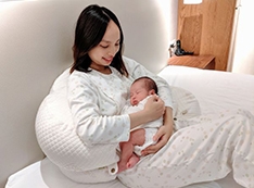 【推薦】【BABY】陪我快樂育嬰的超級版月亮枕。GreySa格蕾莎哺乳護嬰枕
