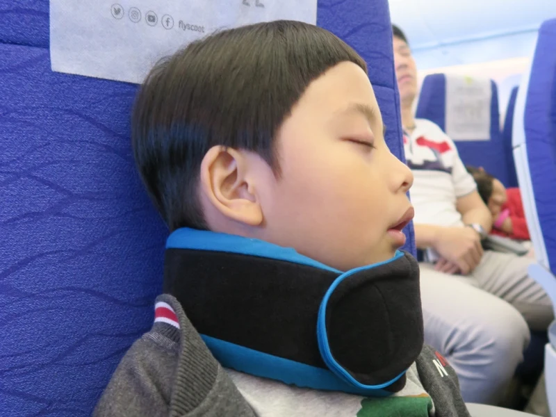 【推薦】旅遊│GreySa格蕾莎 真正好用的全家福旅行頸枕 旅程中睡覺的必備好物 還有分尺寸大人小孩都能用!