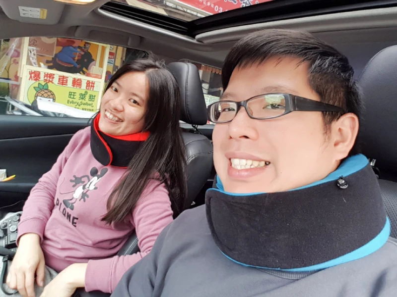 【推薦】宜蘭｜三星鄉一日遊 清水地熱廣場 旅行好物推薦之GreySA格蕾莎全家福旅行頸枕