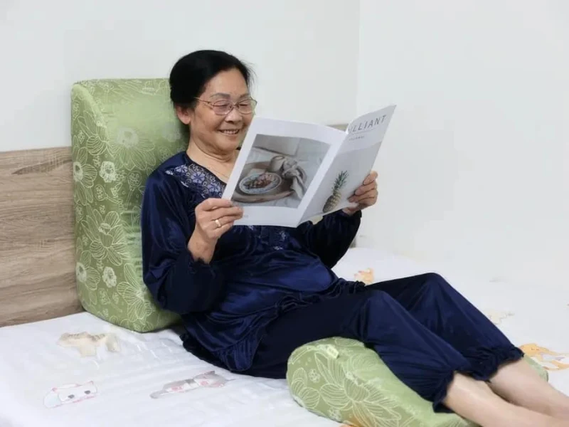 【推薦】70+歲媽咪的養生神器！GreySa 格蕾莎抬腿枕 + 輕鬆枕開箱（最實用的父親節母親節禮物）