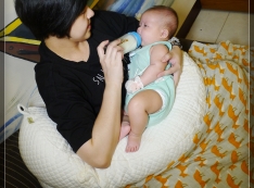 【推薦】[baby&媽媽用品]GreySa格蕾莎哺乳護嬰枕~懷孕中/產後/哺乳枕/多功能月亮枕