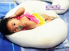 【推薦】育嬰必備-多功用途的 GreySa格蕾莎 哺乳護嬰枕 (2入式)