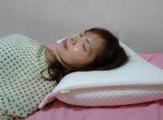 【推薦】GreySa格蕾莎-熟眠記形枕，水感科技乳膠完美包覆頸脖，柔軟支撐、吸濕透氣，感受零壓力的睡眠體驗