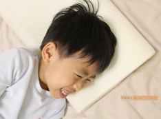 【推薦】兒童記憶枕︱格蕾莎GreySa無毒環保記憶枕：兩段式枕頭超速系，讓孩子睡飽飽的小秘密