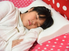 【推薦】讓孩子睡個香甜的覺~格蕾莎Grey無毒環保記憶枕兒童青少年專用