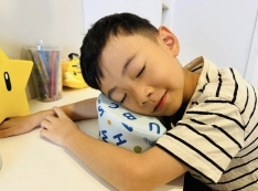 【推薦】孩子午睡枕好睡GreySa格蕾莎月兒午安枕讓孩子午睡更舒適